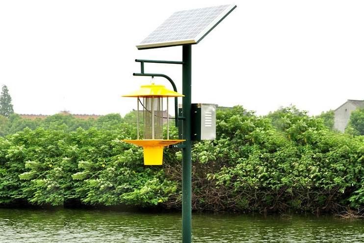 太阳能杀虫灯入驻安远县石湾苗圃案例图片