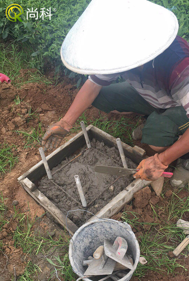 立杆太阳能杀虫灯地基地笼安装-固定模具